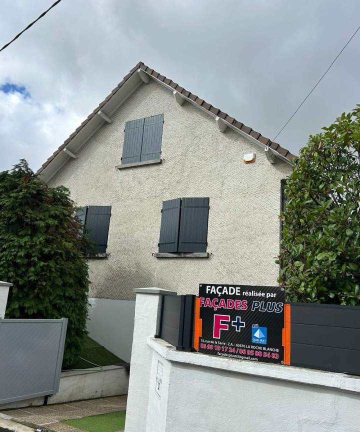 Façade avant ravalement La Roche-Blanche