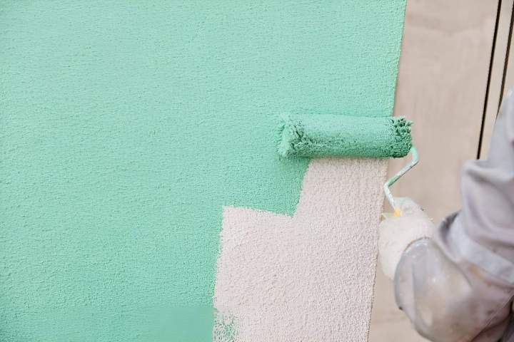 Mise en peinture professionnelle pour une façade éclatante.