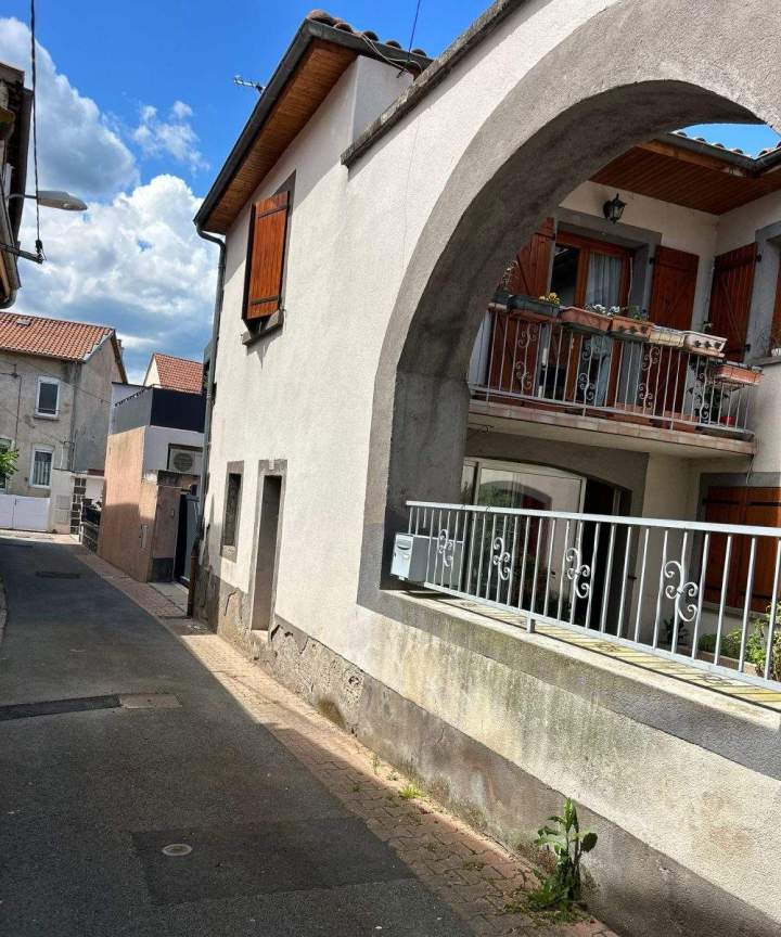 Façade avant rénovation La Roche-Blanche